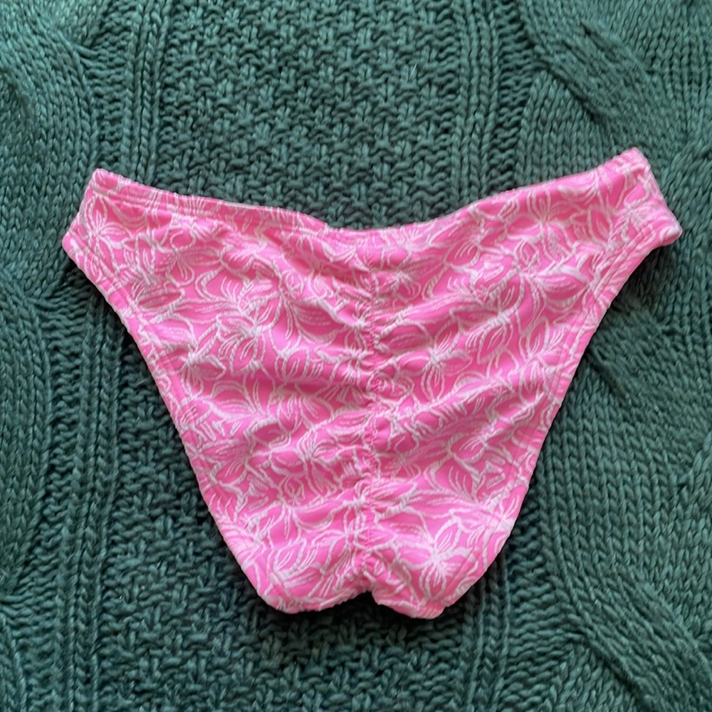 Pink Bikini - Picture 8 of 9